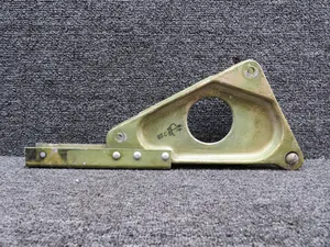 0842140-3 (Fso: 0842140-5) Cessna 310Q Nose Gear Link Connector Assembly